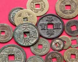 The Ancient Chinese Currency and Coins are also placed in the museum. The artifacts related to Ming and Qing Dynasties and tomb relics are also displa